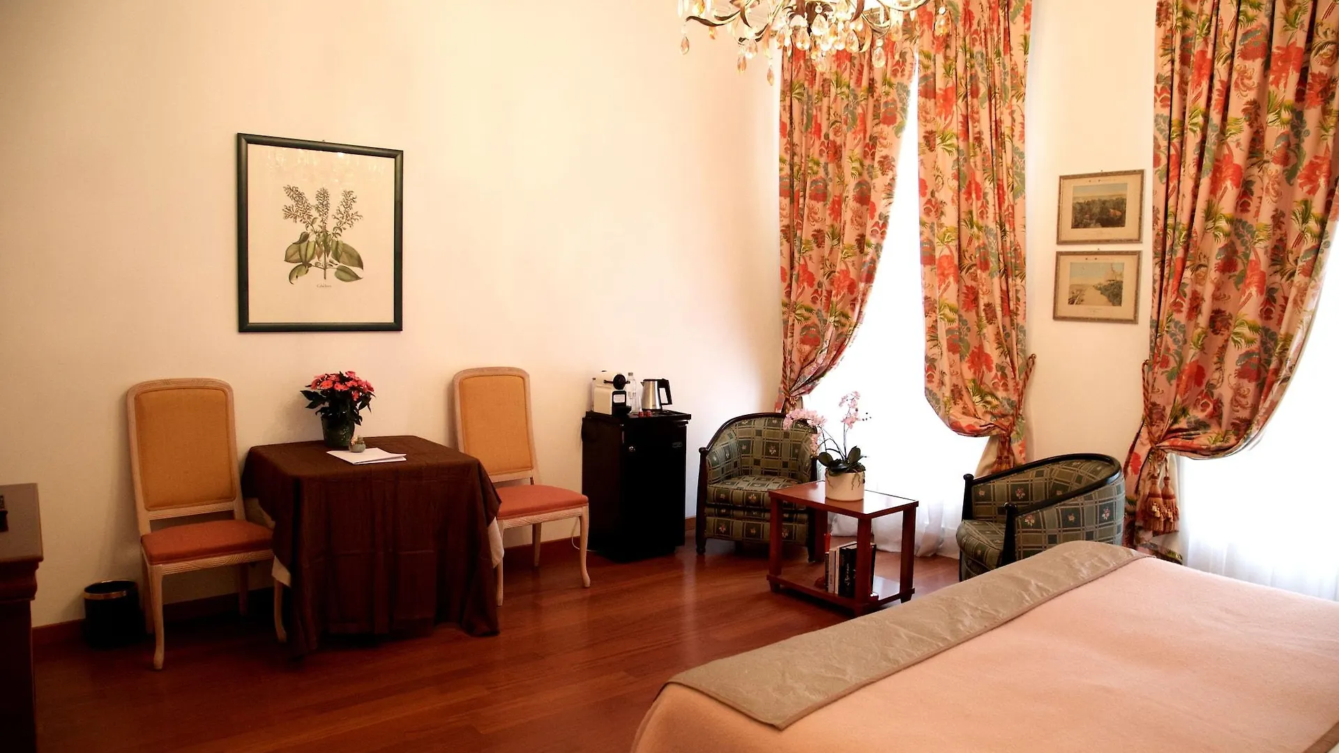 Grand Hotel Des Ambassadeurs Menton 4*,